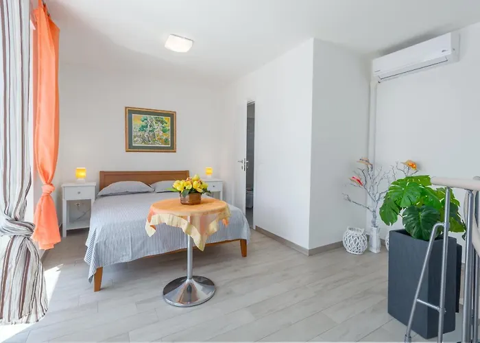 Lucia Apartment