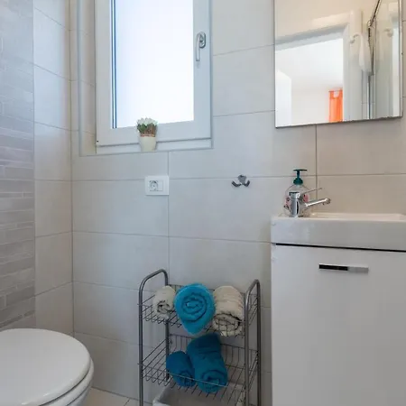 Lucia Apartament *