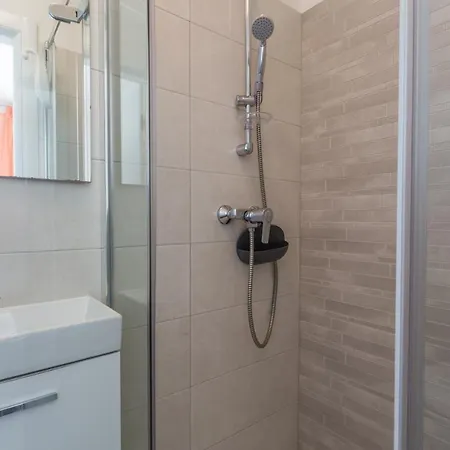 Apartament Lucia *